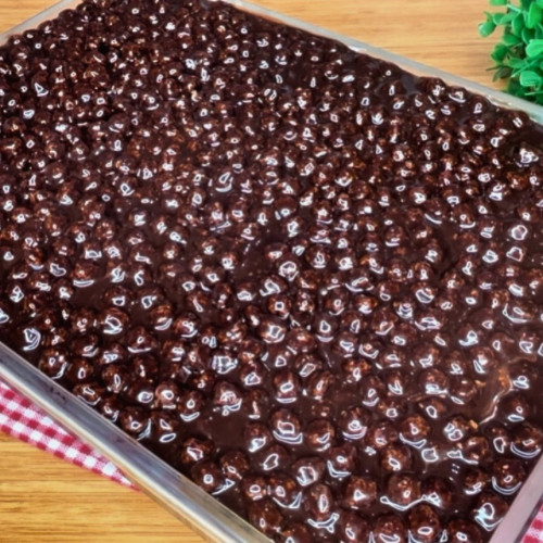 Kat Kat Lezzet! Islak Kekli, Kremalı, Kıtır Cocoposlu Spoonful